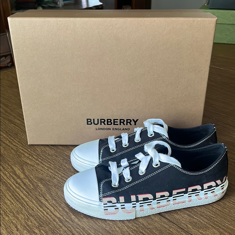 Burberry Black and White Sneakers Casual Low-Top Design